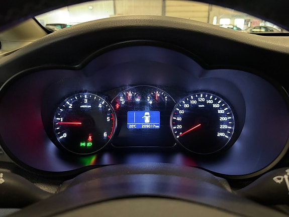 Kia Carens 20 of 22