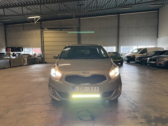 Kia Carens 2 of 22