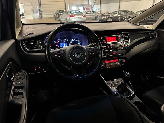 Kia Carens 12 of 22