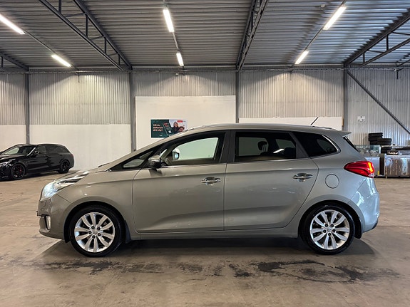 Kia Carens 8 of 22