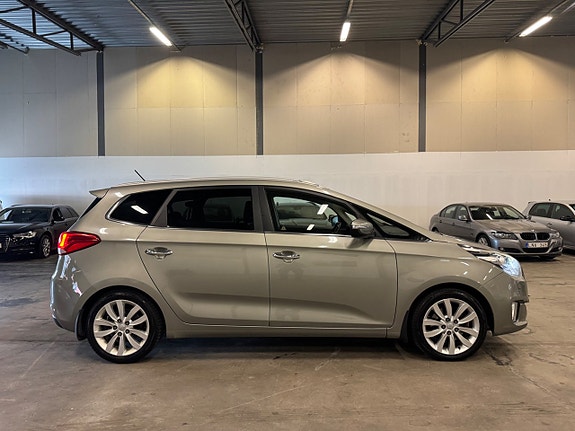 Kia Carens 4 of 22