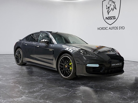 Porsche Panamera 4 8 of 30