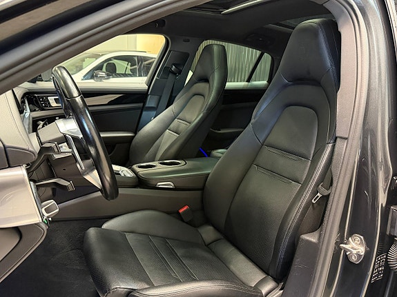 Porsche Panamera 4 13 of 30
