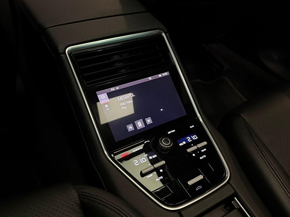 Porsche Panamera 4 16 of 30
