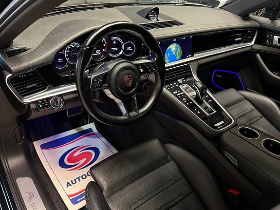 Porsche Panamera 4 12 of 30