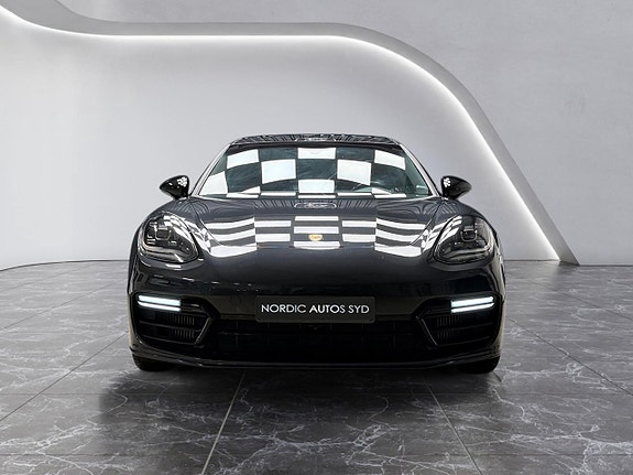 Porsche Panamera 4 9 of 30