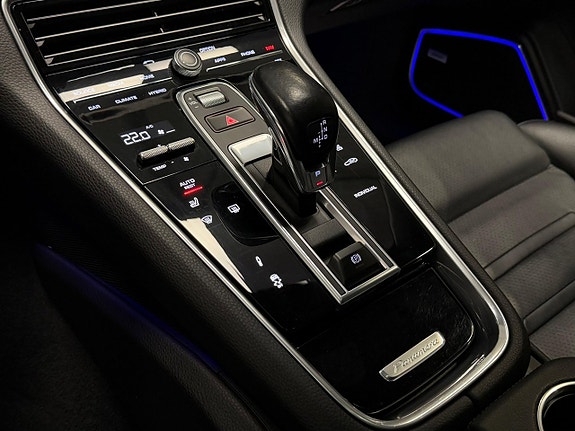 Porsche Panamera 4 19 of 30