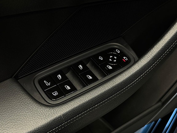 Porsche Panamera 4 28 of 30