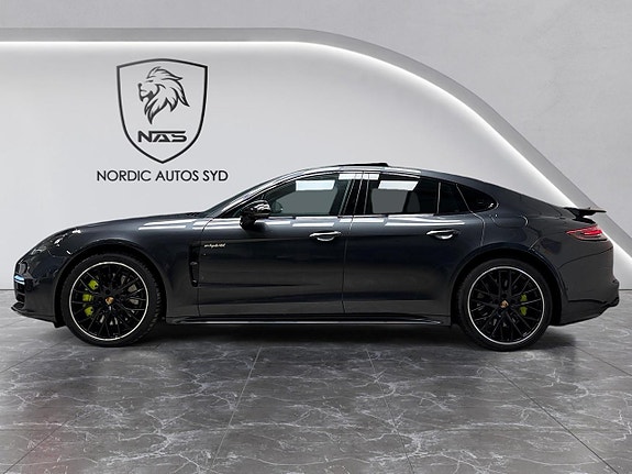 Porsche Panamera 4 3 of 30
