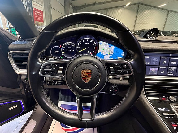 Porsche Panamera 4 24 of 30