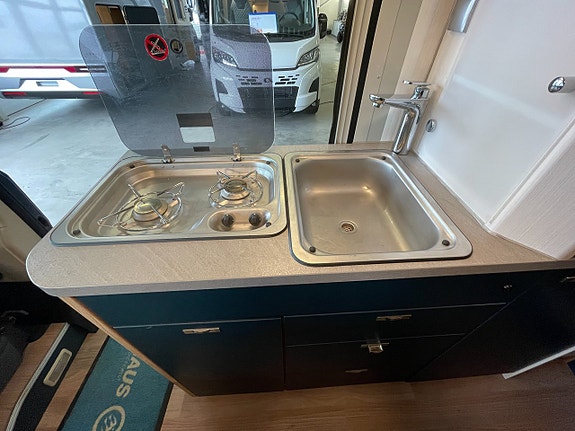 Knaus Boxlife R19 / Höj & Sänkbarsäng / Litium / Solcell / Truma Diesel 16 of 21