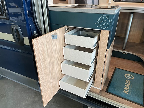 Knaus Boxlife R19 / Höj & Sänkbarsäng / Litium / Solcell / Truma Diesel 19 of 21