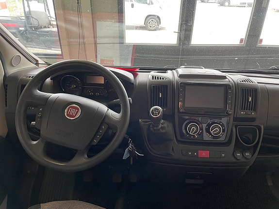 Knaus Boxlife R19 / Höj & Sänkbarsäng / Litium / Solcell / Truma Diesel 17 of 21