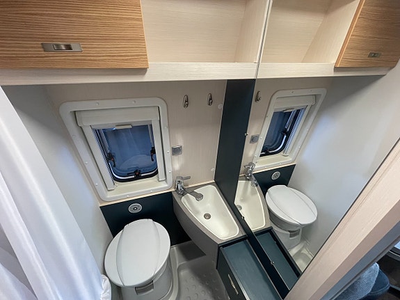 Knaus Boxlife R19 / Höj & Sänkbarsäng / Litium / Solcell / Truma Diesel 15 of 21