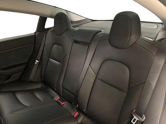 Tesla Model 3 10 of 19