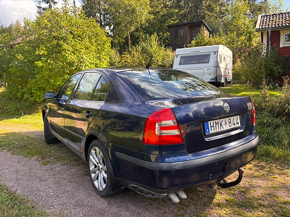 Skoda Octavia 2 of 4