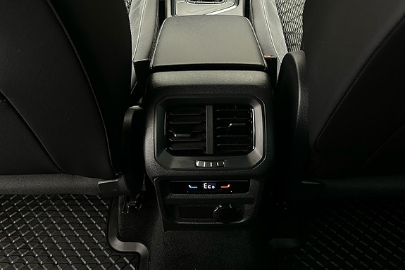 Volkswagen Tiguan 18 of 25