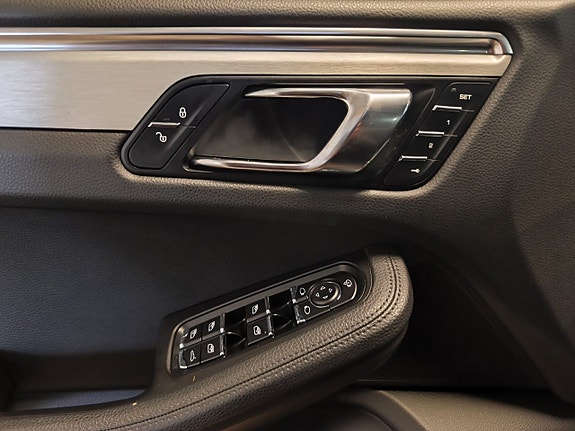 Porsche Macan S 11 of 21