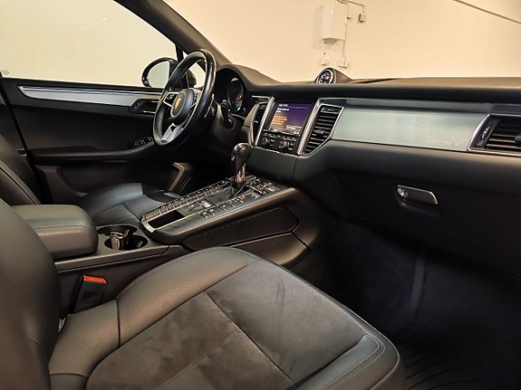 Porsche Macan S 14 of 21