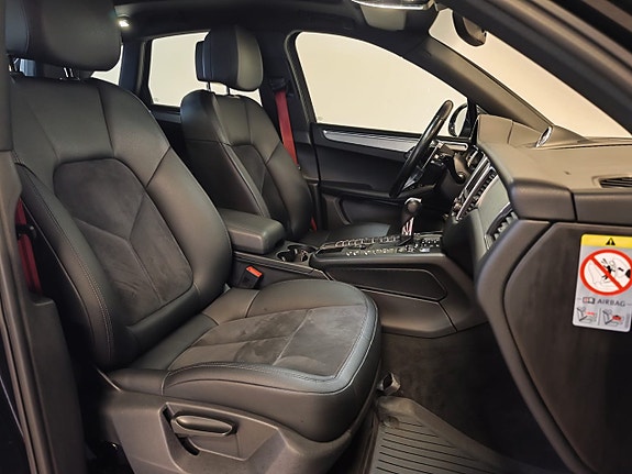 Porsche Macan S 13 of 21