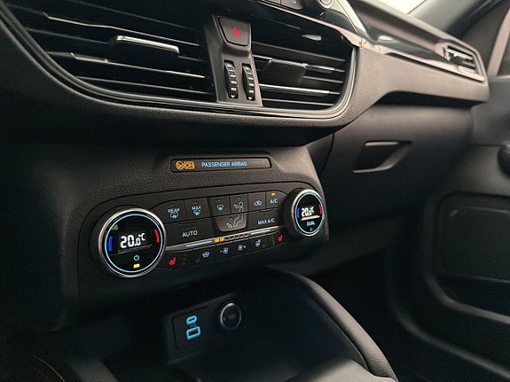 Ford Kuga 28 of 30