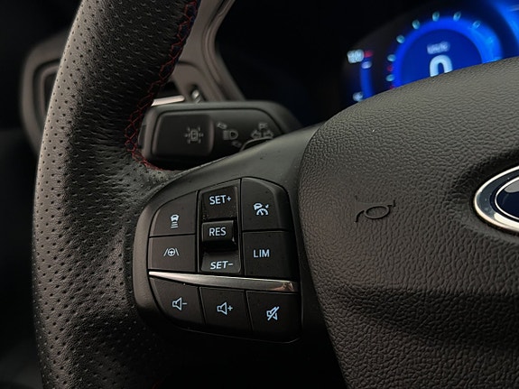 Ford Kuga 19 of 30
