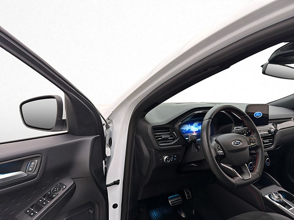 Ford Kuga 11 of 30