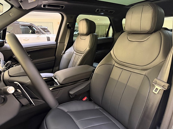 Land Rover Range Rover Sport 9 of 24