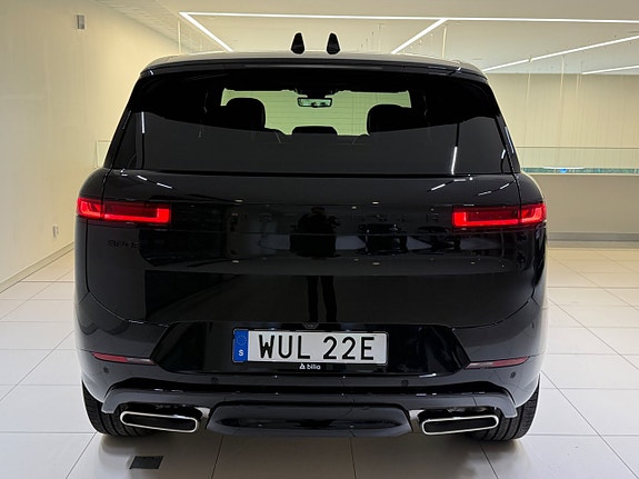 Land Rover Range Rover Sport 5 of 24