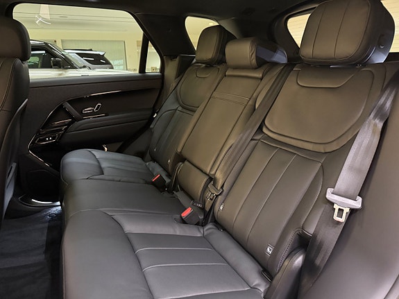 Land Rover Range Rover Sport 19 of 24