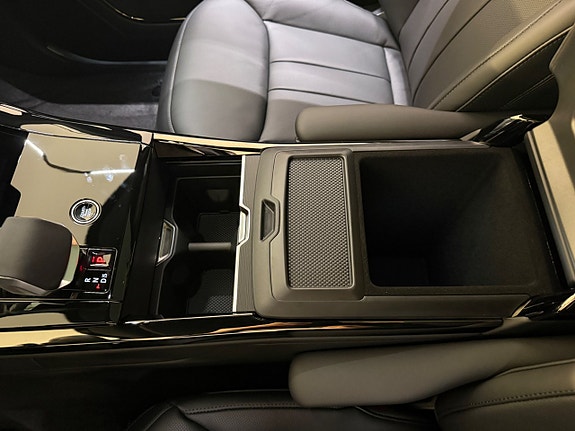 Land Rover Range Rover Sport 15 of 24