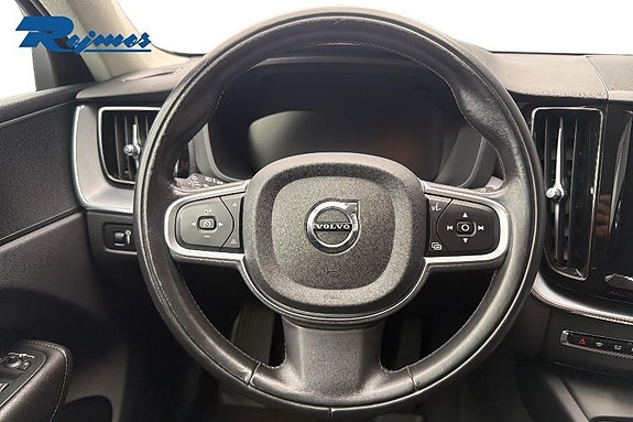 Volvo XC60 8 of 23
