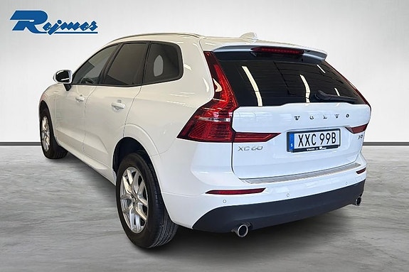 Volvo XC60 2 of 23
