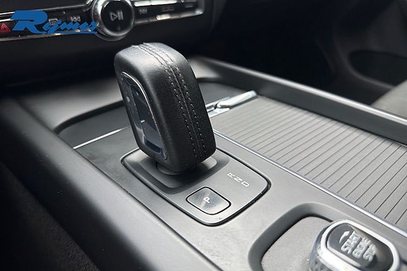 Volvo XC60 15 of 23