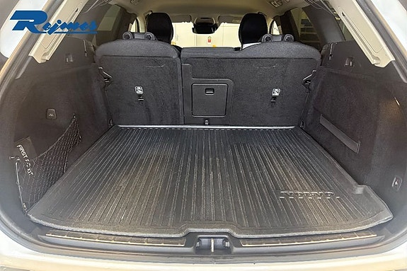 Volvo XC60 19 of 23