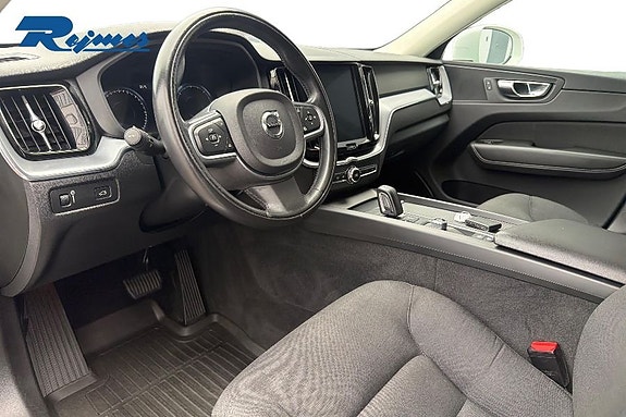 Volvo XC60 6 of 23