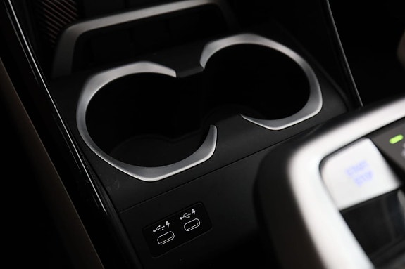 BMW iX1 27 of 30