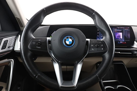 BMW iX1 19 of 30