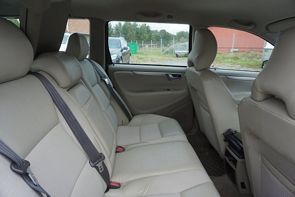 Volvo V70 6 of 7