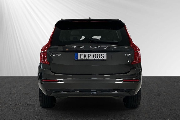 Volvo XC90 2 of 12