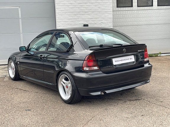 BMW 320 3 of 25
