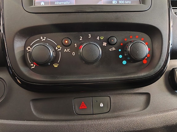 Opel Vivaro 15 of 18