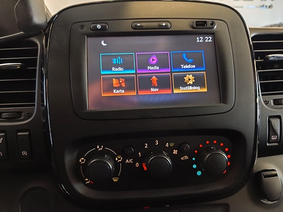 Opel Vivaro 12 of 18