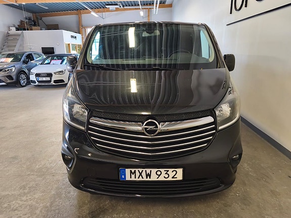 Opel Vivaro 2 of 18