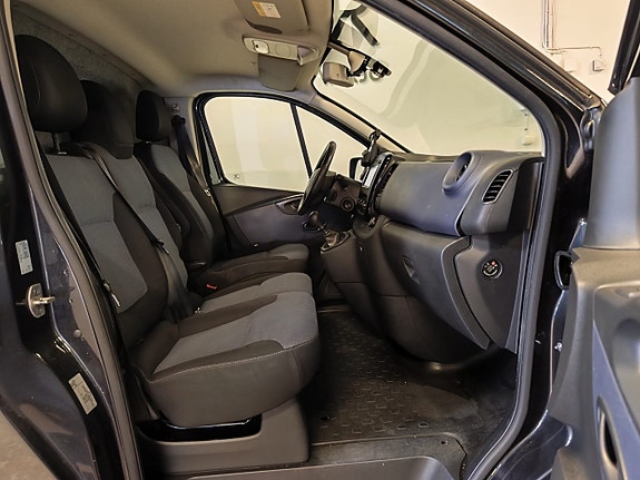 Opel Vivaro 7 of 18