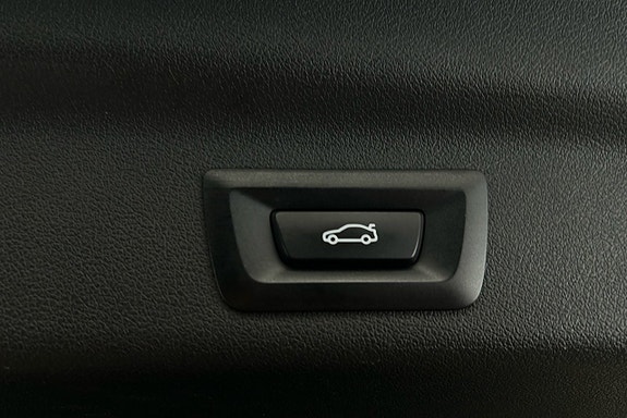 BMW iX1 15 of 25
