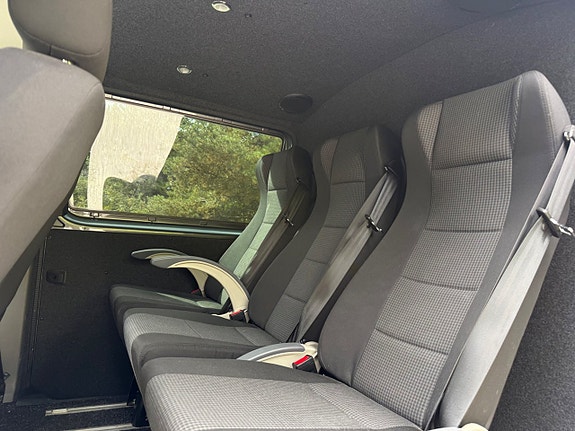 Volkswagen Transporter 9 of 22