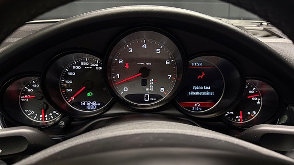 Porsche Panamera 4S 26 of 30