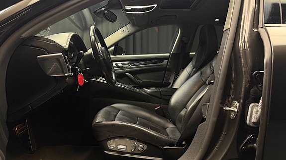 Porsche Panamera 4S 11 of 30