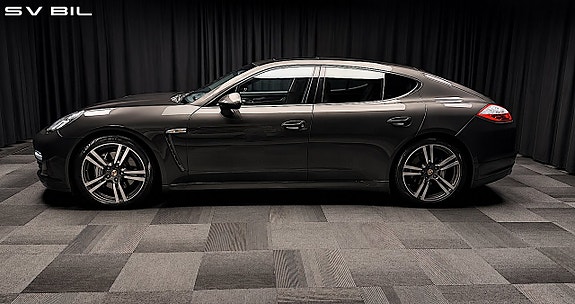 Porsche Panamera 4S 7 of 30